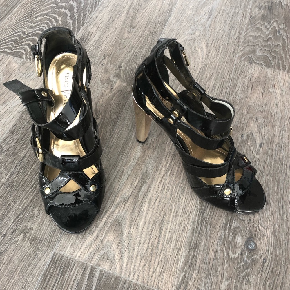 Vince Camuto strappy caged sandals size 6